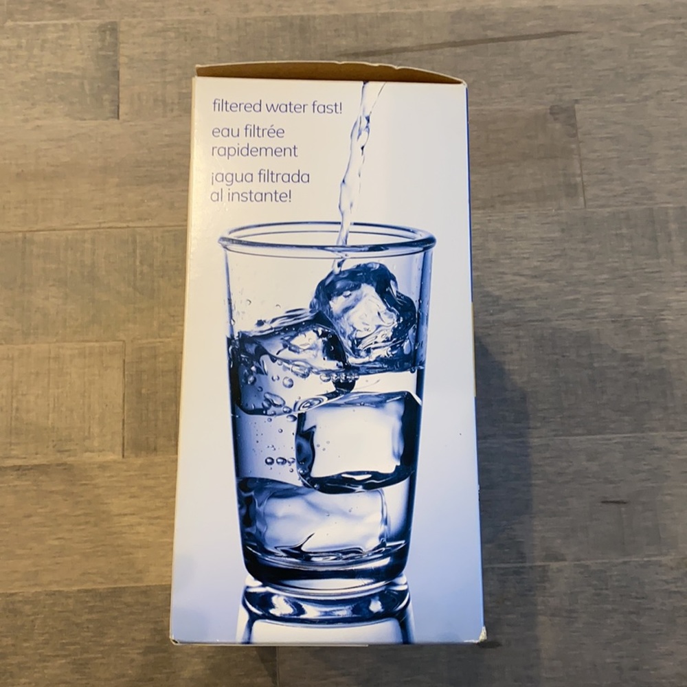 Water Filtration Pitcher - Picture 5 of 6